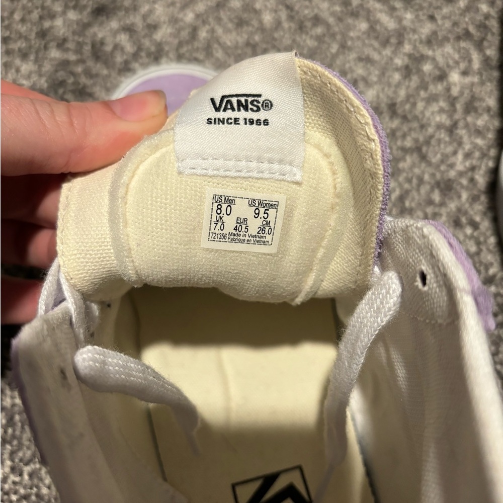 Vans - Picture 2 of 4